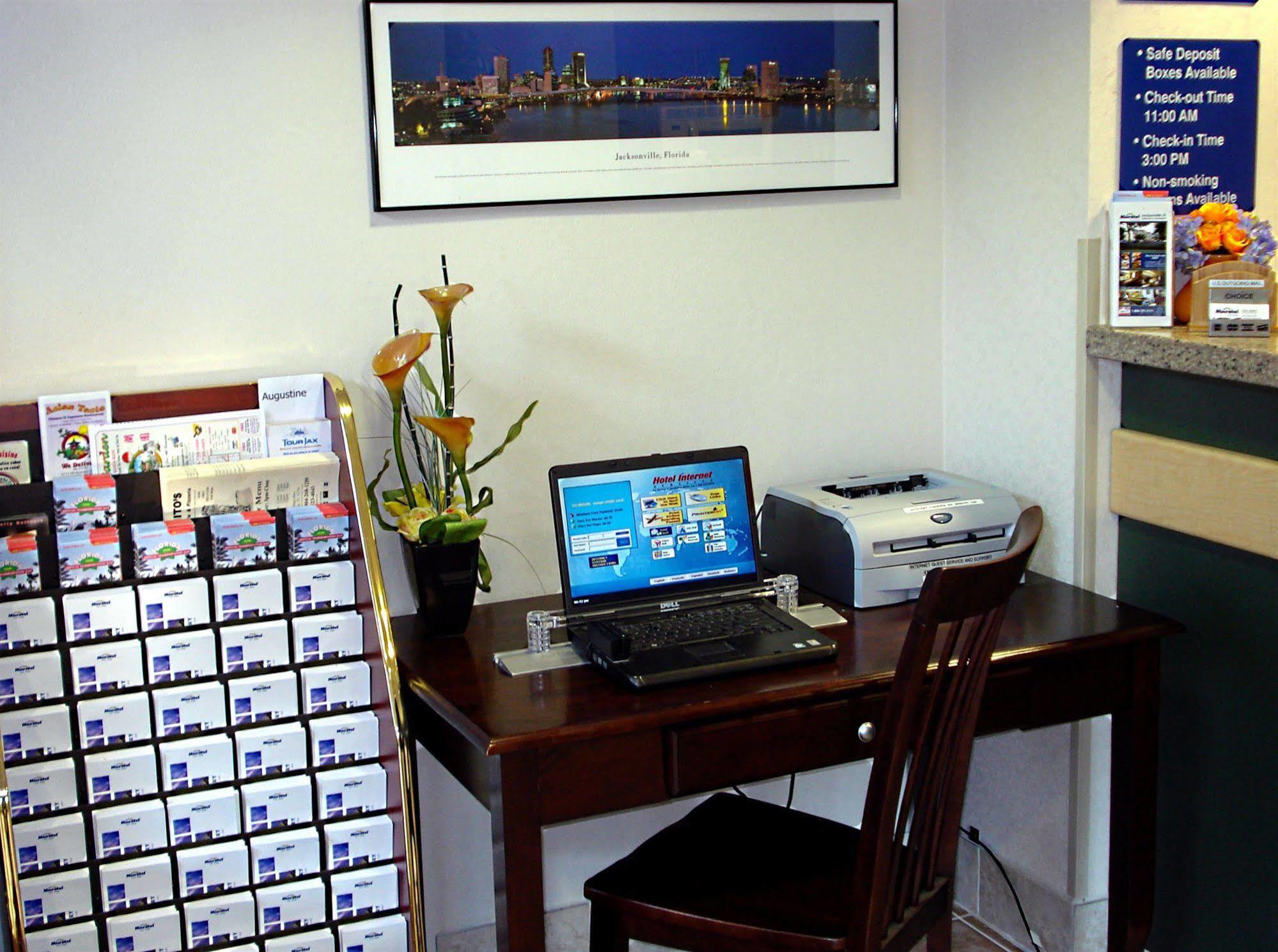 Hometown Inn & Suites Jacksonville Butler Blvd./Southpoint Negocio foto
