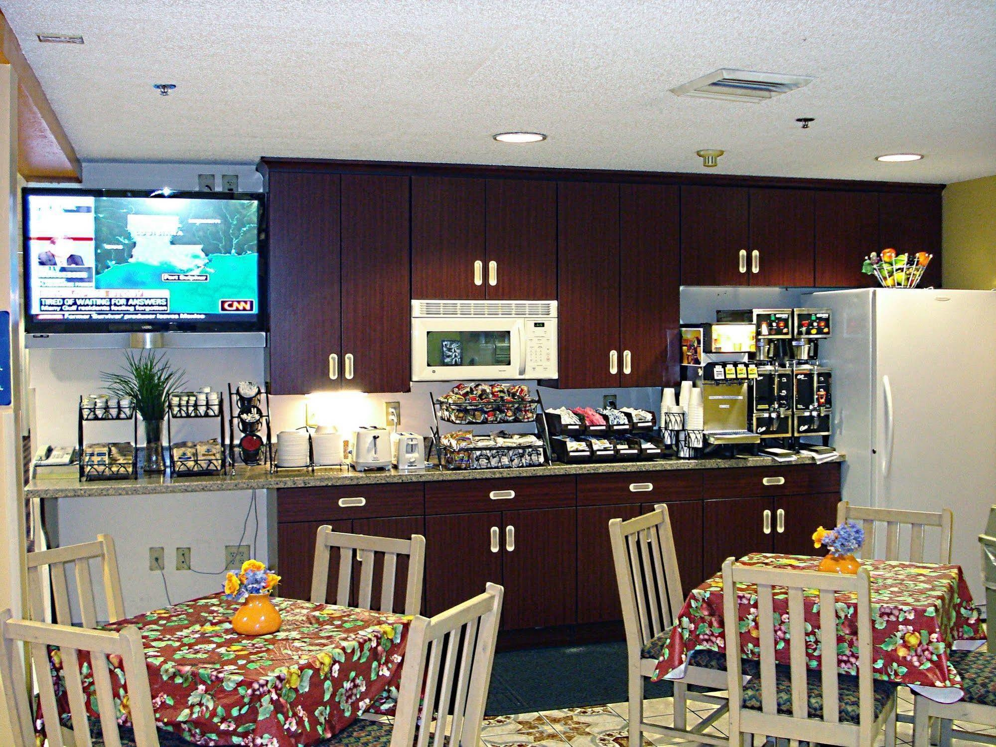 Hometown Inn & Suites Jacksonville Butler Blvd./Southpoint Exterior foto